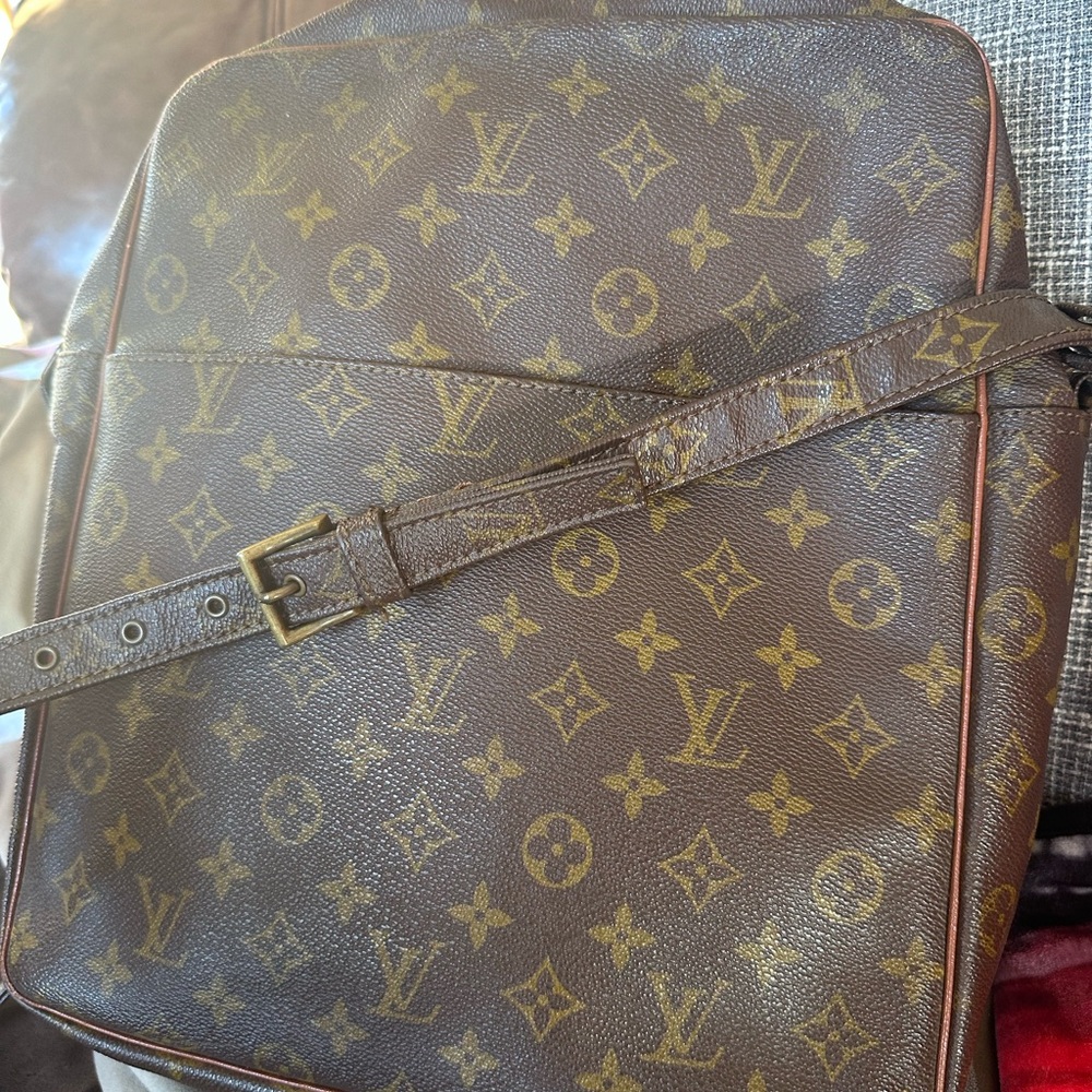 LV Marceau - Picture 4 of 7